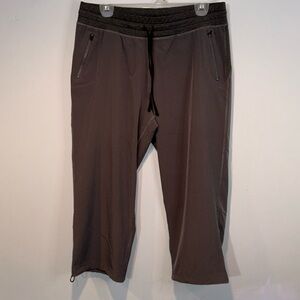 Ladies Fabletics Active Wear Capris
